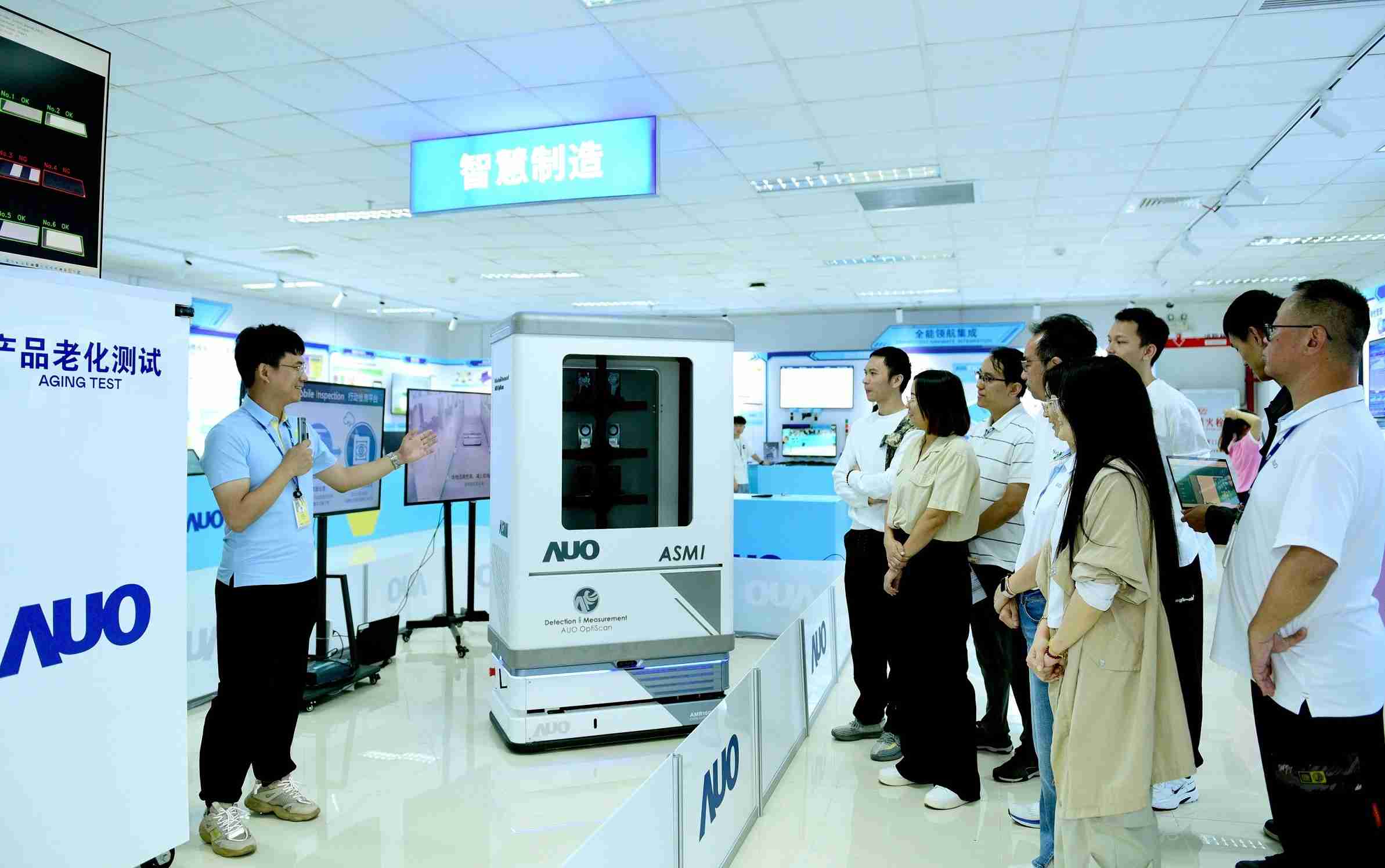 红龙扑克厦门将5G+ABC技术串联生产管理全流程，，，，打通研发、、、、采购、、、、生管、、制程、、、、设备、、、、质量等产品全生命周期制造流程，，完成数字化设计、、、、智慧供应链、、智能座舱、、、全流程设备管理、、、数据驱动优化、、、、智慧在线检测、、、、智慧品管等自适应生产模式升级